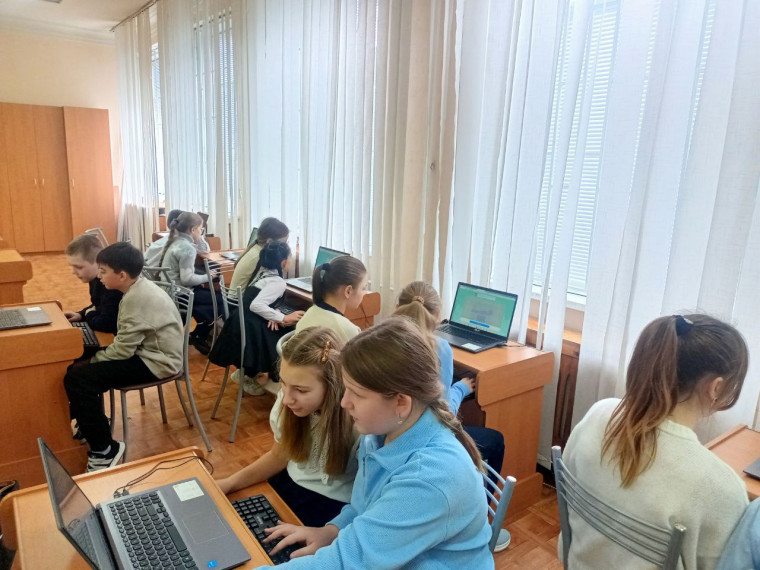 «Урок цифры» по темам «Опасные незнакомцы в Интернете» и «Онлайн-мошенничество в цифровой среде».